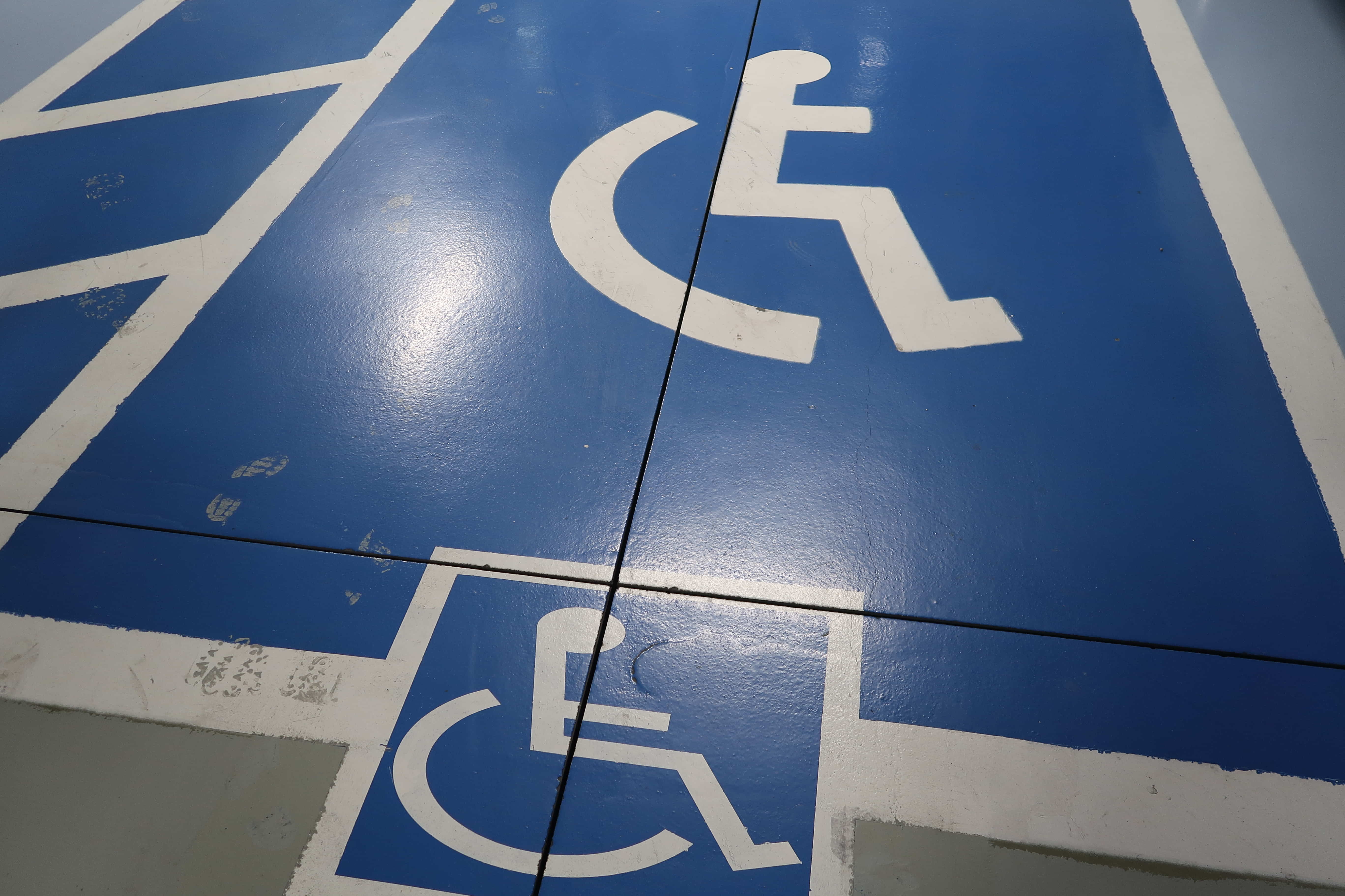 주차장0 : 마포중앙도서관 장애인주차구역