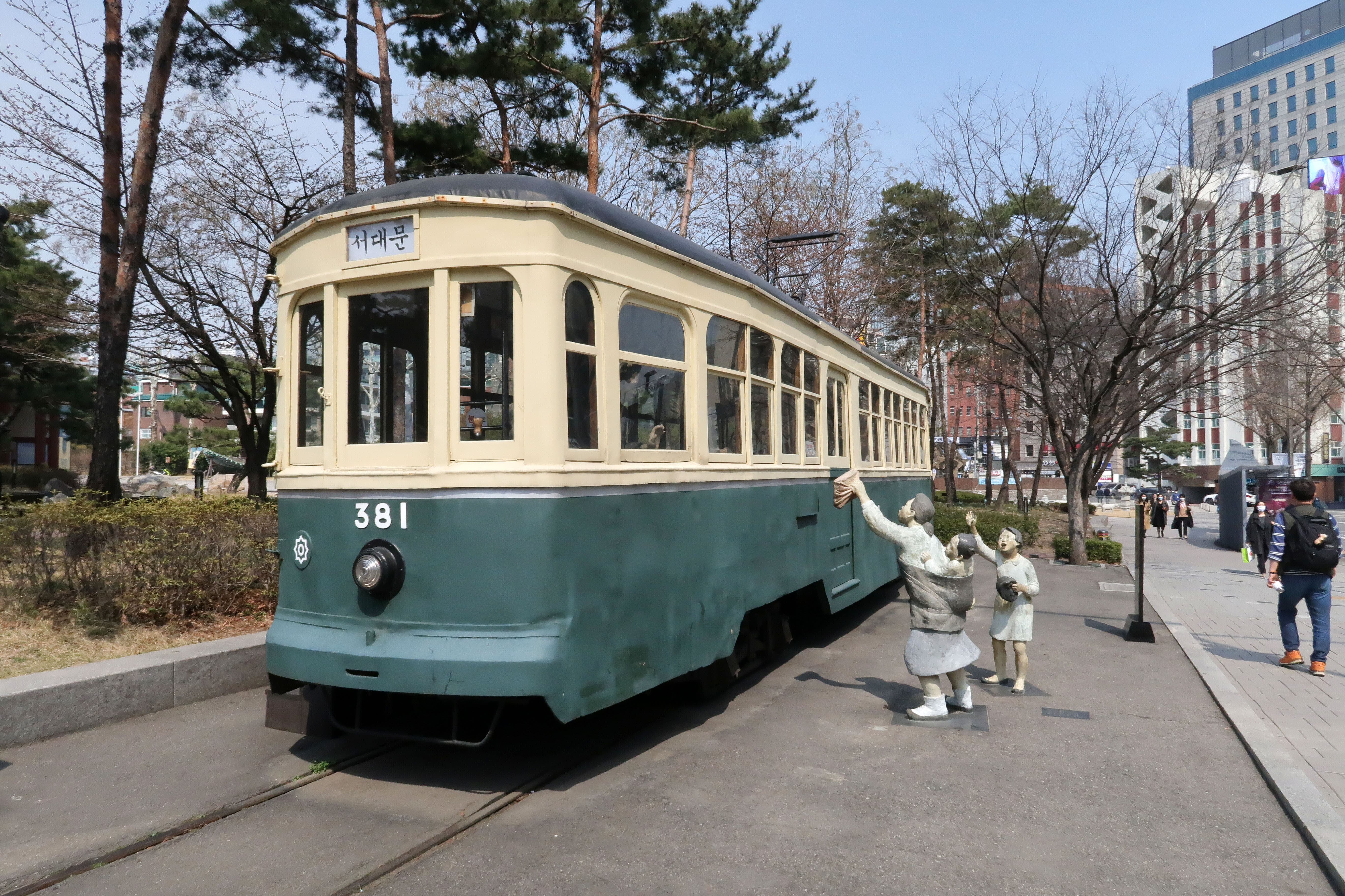 서울역사박물관6 : 서울역사박물관 외부 기차 조형물 전경