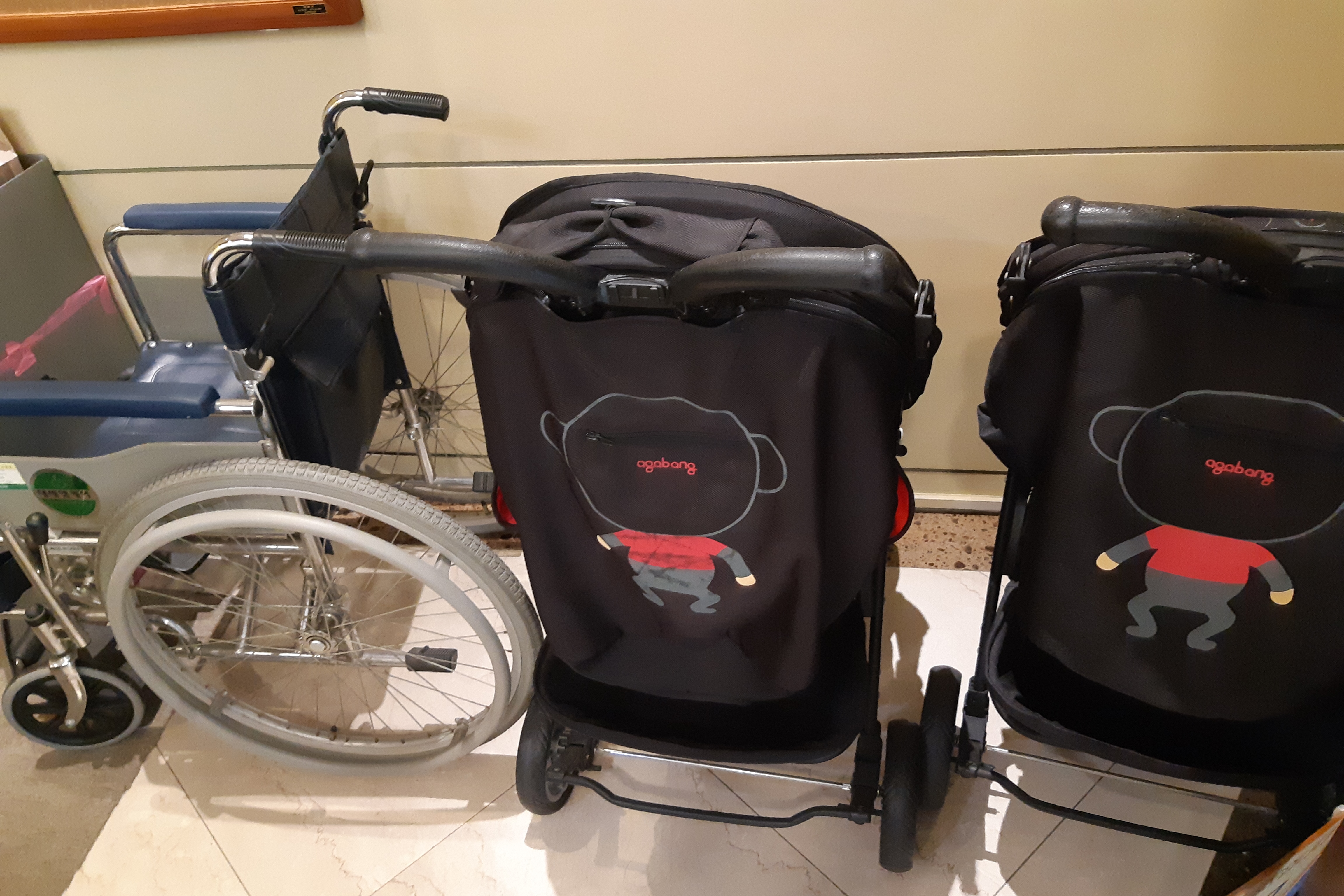 안내판/안내데스크0 : 농업박물관에서 대여해주는 휠체어와 유아차