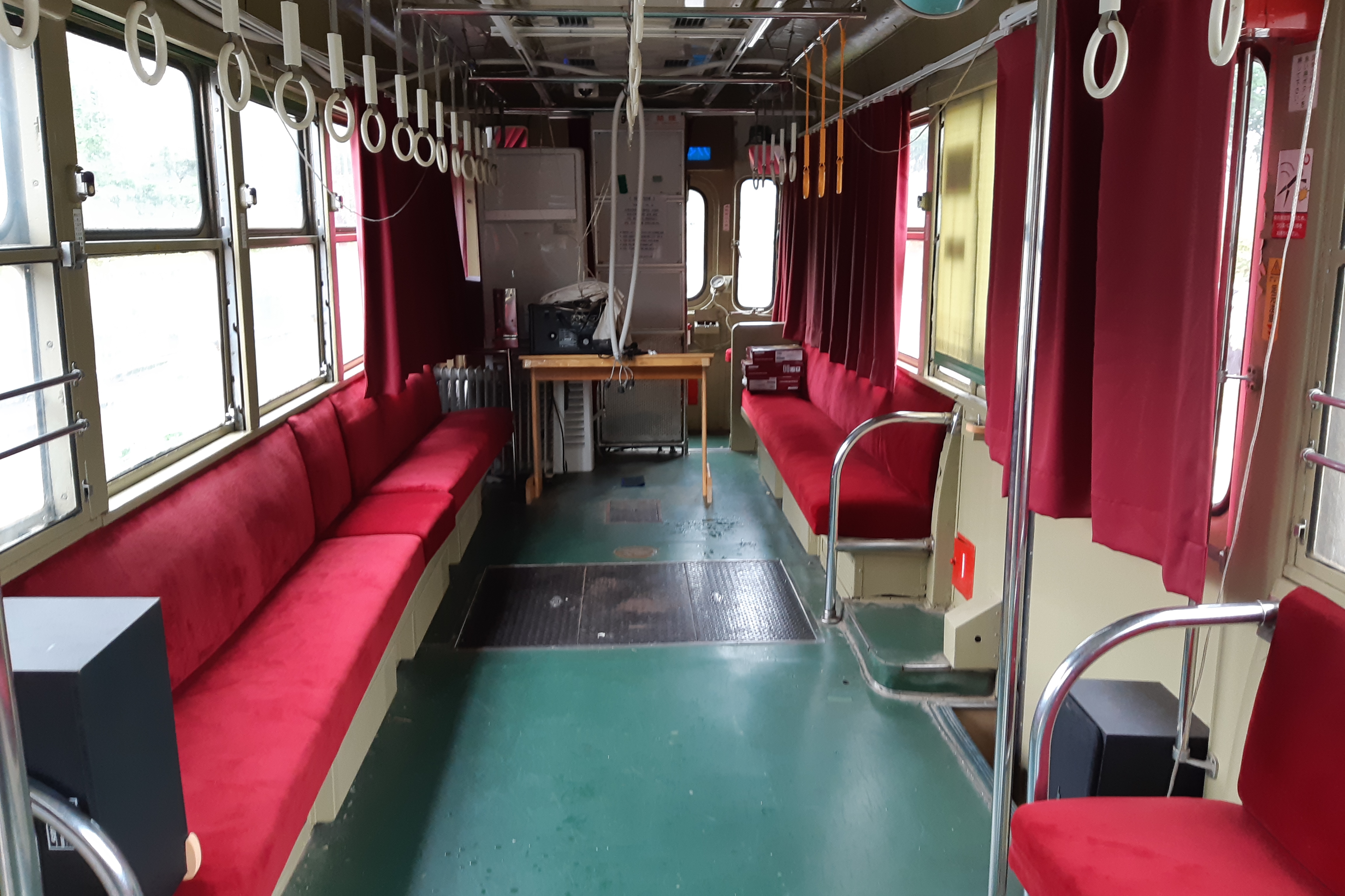 Hwarangdae Railroad Park2 : Exhibition facilities reenacting the interior space of an old train