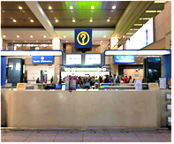 안내데스크0 : 휠체어 사용자가 이용하기에 다소 높은 인천국제공항 제2여객터미널에 위치한 관광정보센터 전경. 