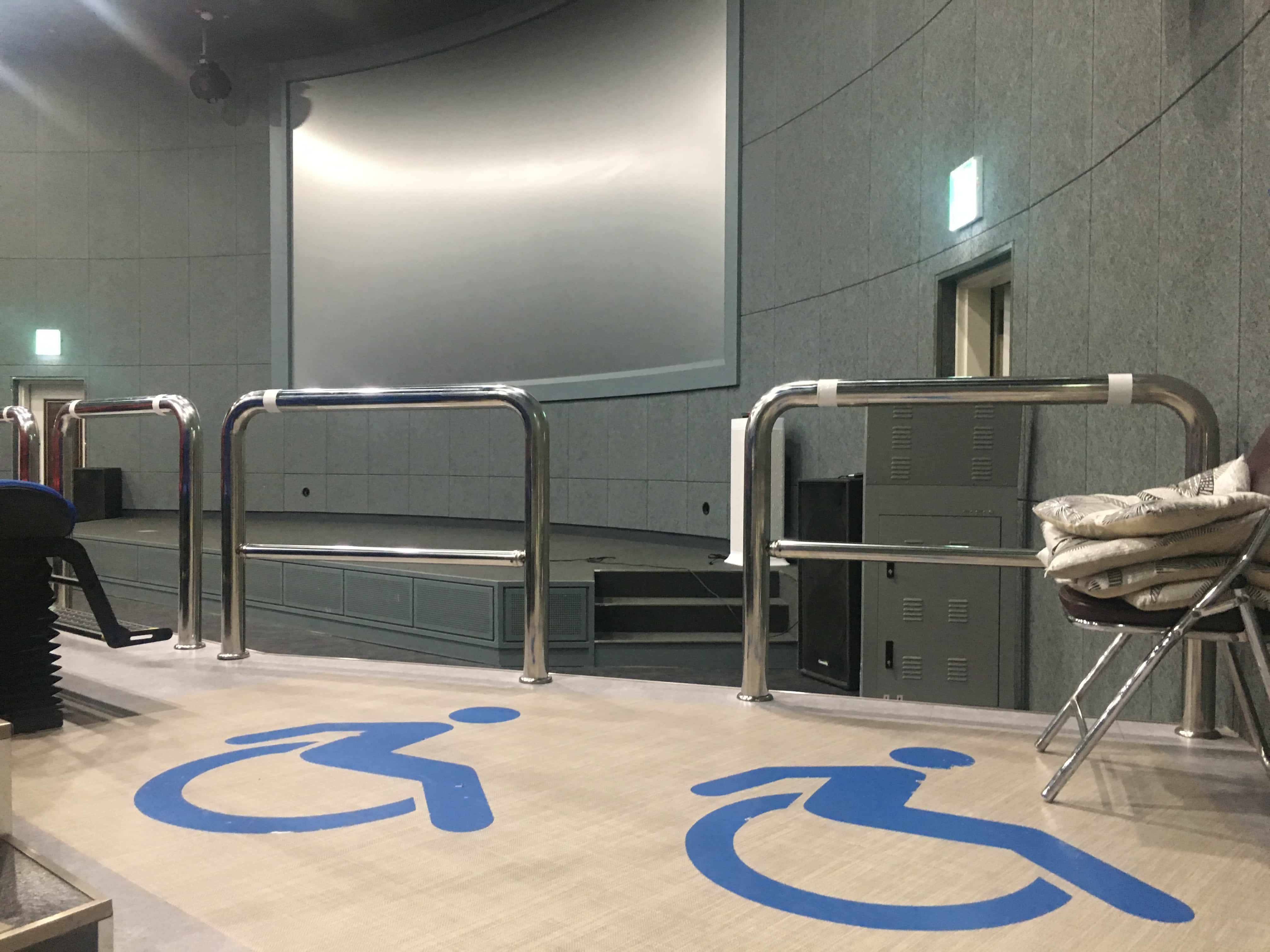 보라매안전체험관1 : 보라매안전체험관 체험장 내부의 휠체어 전용 구역