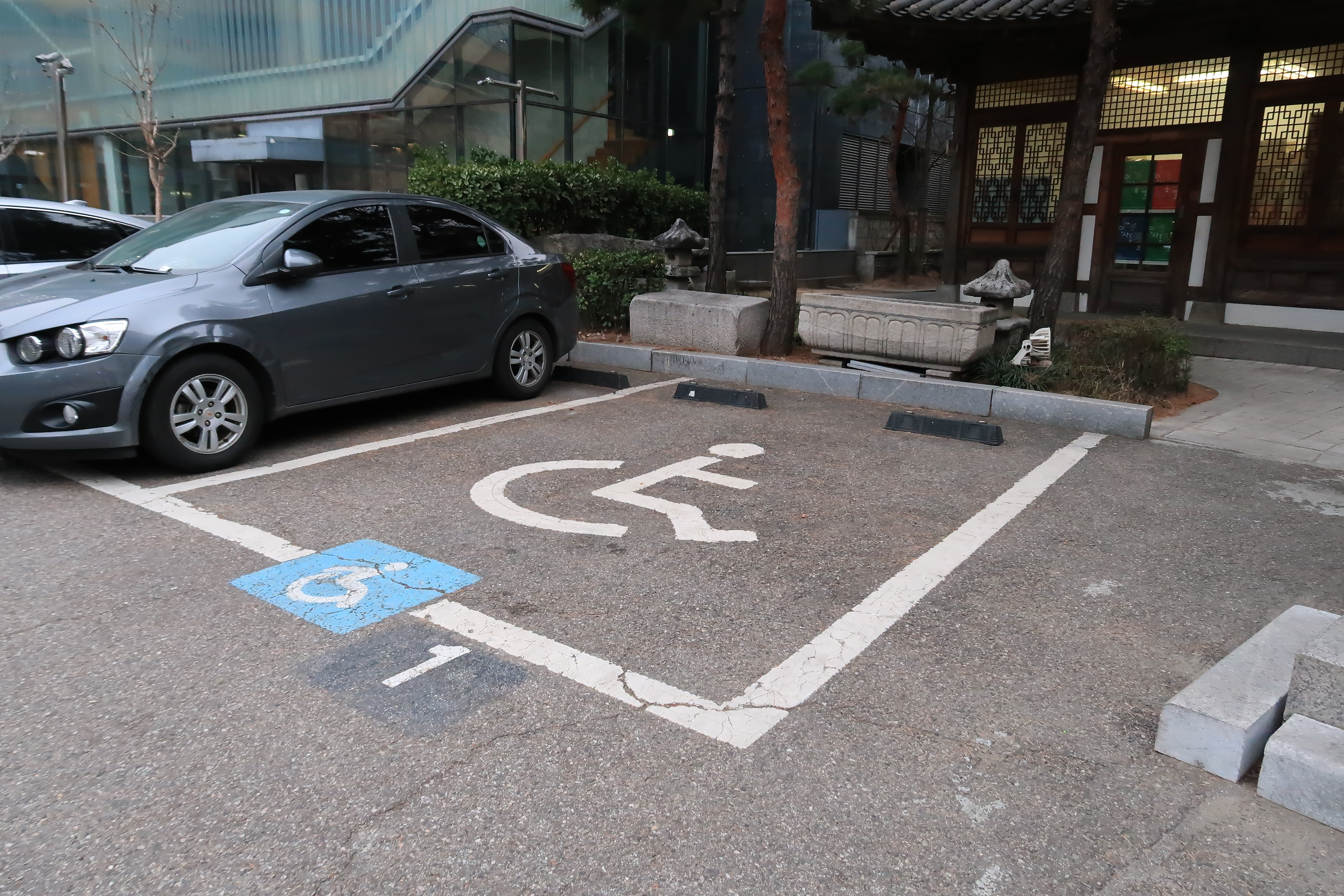Parking facilities for persons with disabilities0 : Parking facilities for persons with disabilities of Ssamzigil