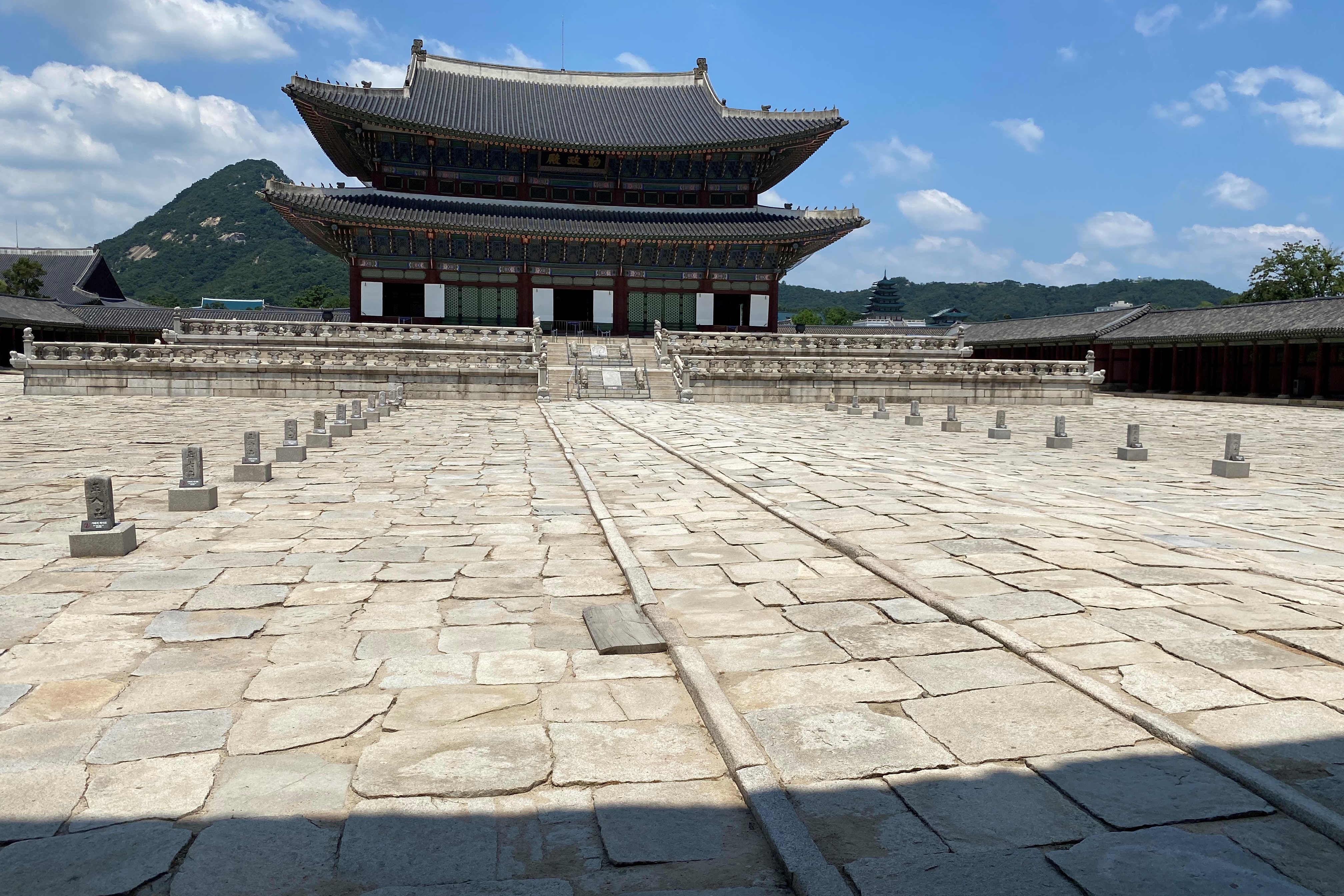 Entryway and Main entrance0 : The ground of Gyeongbokgung Palace where wheelchair and stroller users can find difficulty to move due to the arch stones paved 2

