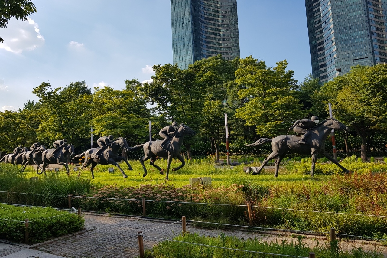 서울숲7 : 서울숲 내 승마하는 형상 조형물
