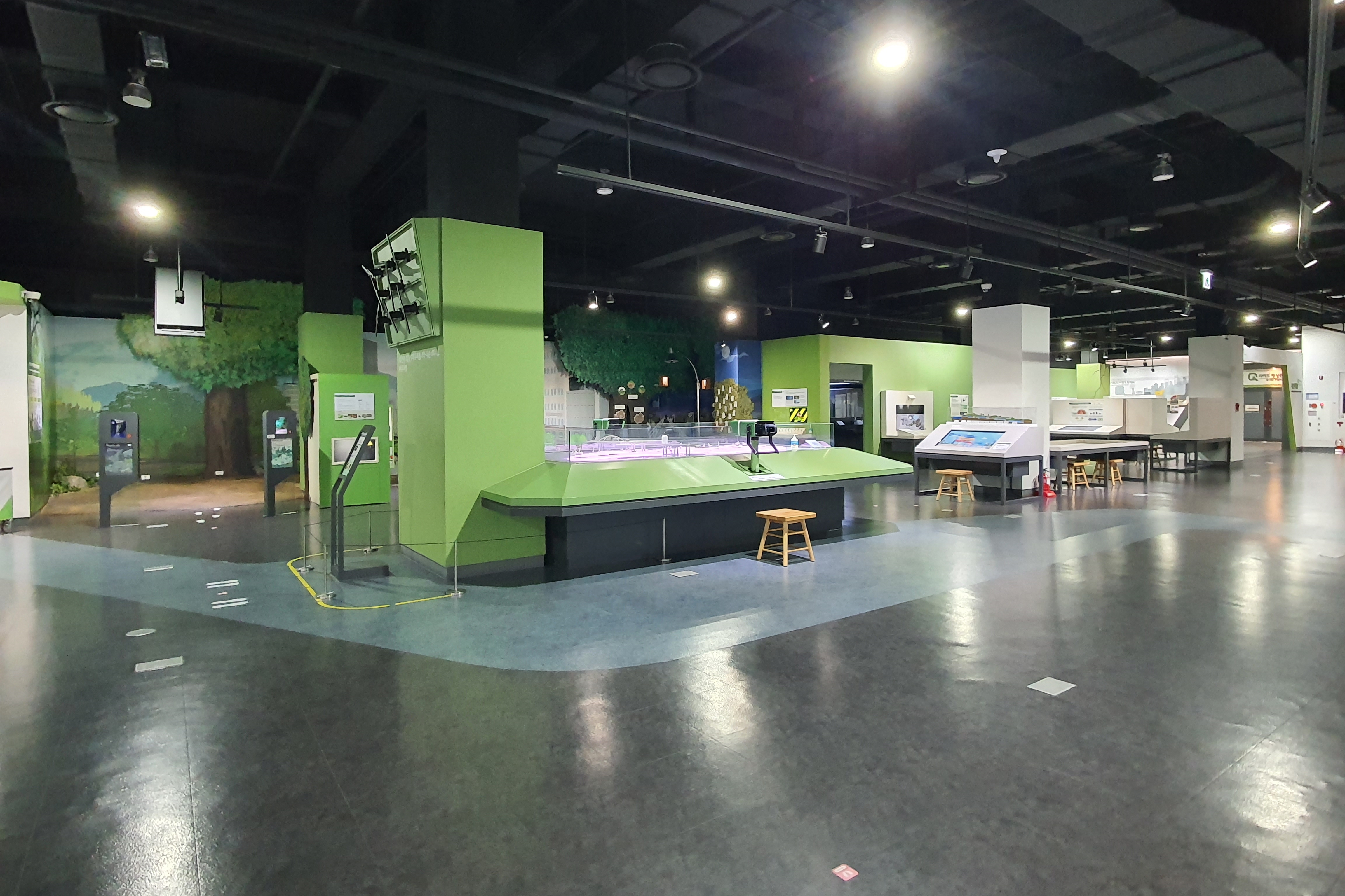 서울시립과학관2 : 넓은 공간의 서울시립과학관 내부 전경